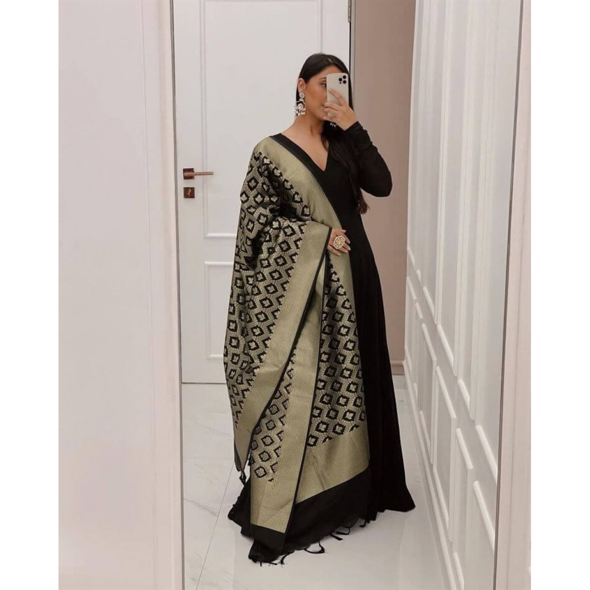 banarsi gown with dupatta